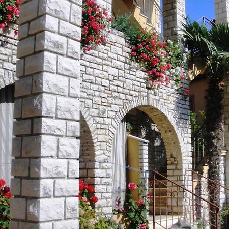Renata Mare Apartments Ρόβινι Εξωτερικό φωτογραφία