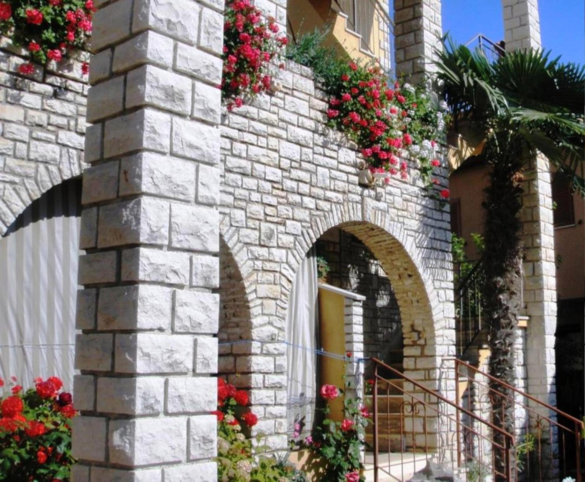 Renata Mare Apartments Ρόβινι Εξωτερικό φωτογραφία